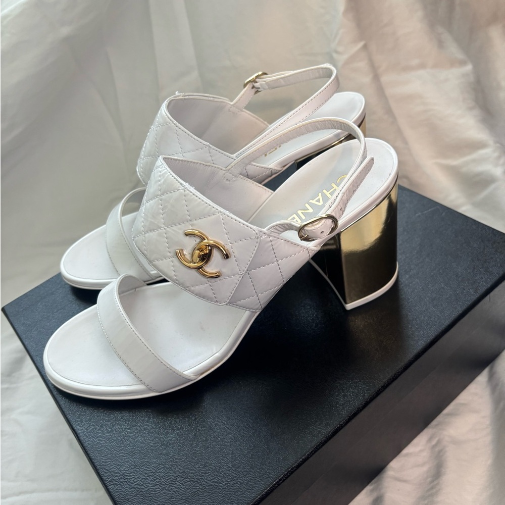 CHANEL White Quilted Leather Slingback Block Heels with Gold CC - Picture 2 of 7